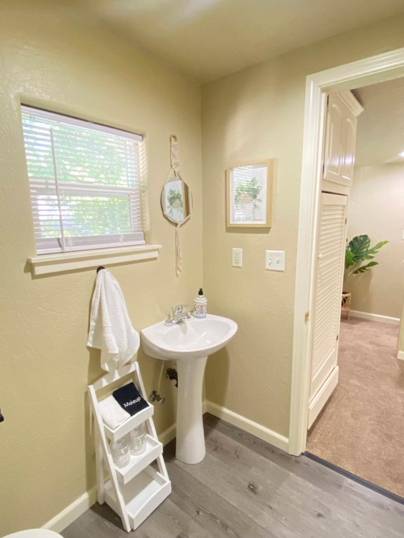 Near Downtown- Kitchen-Washerdryer-Parking Medford Exterior foto