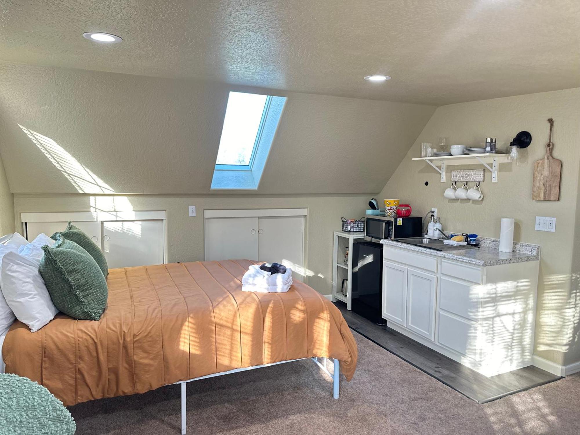 Near Downtown- Kitchen-Washerdryer-Parking Medford Exterior foto