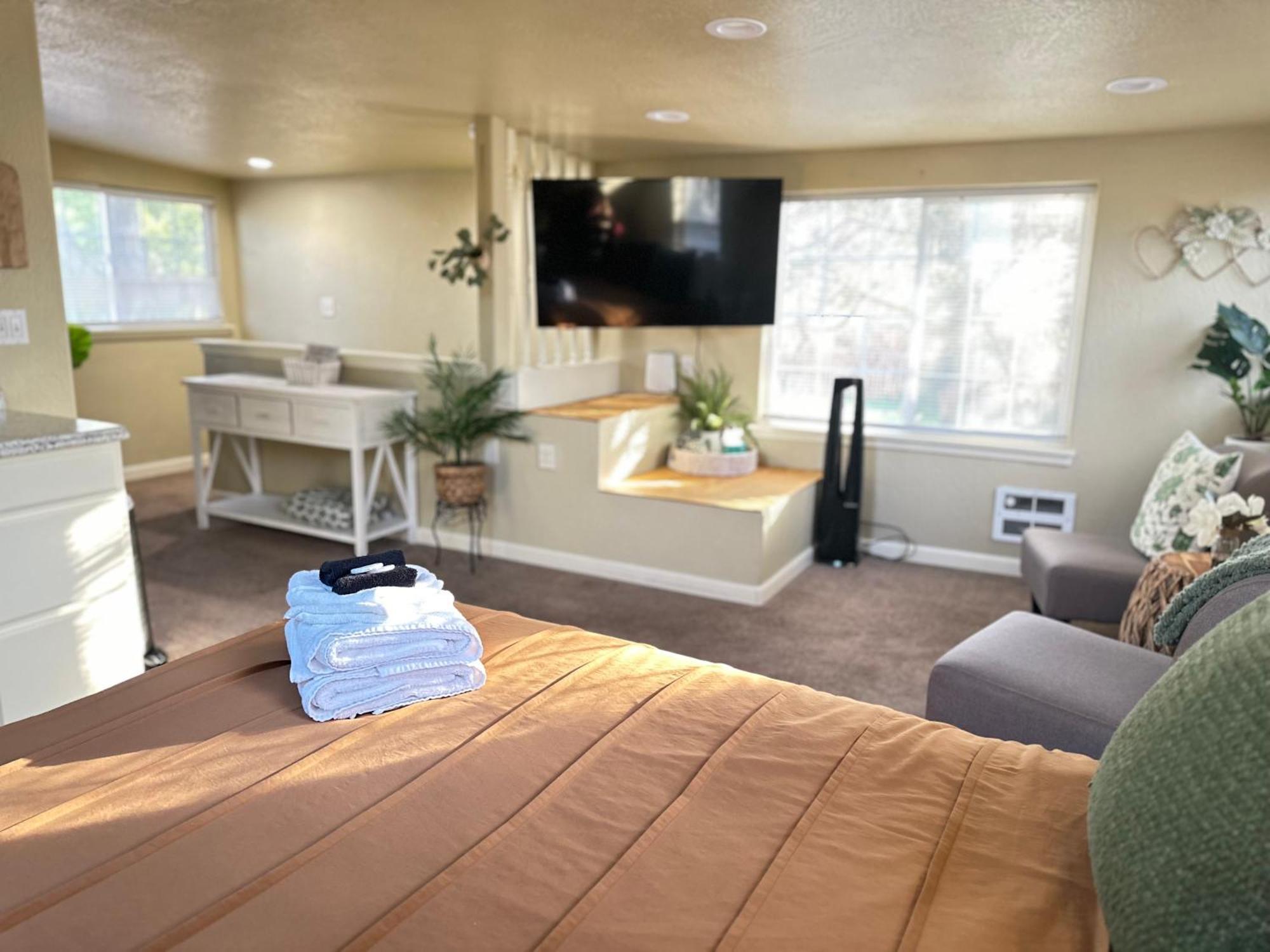 Near Downtown- Kitchen-Washerdryer-Parking Medford Exterior foto